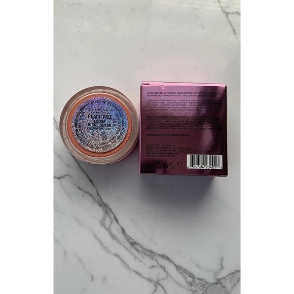 Anastasia Beverly Hills Loose Highlighter - Picture 3 of 6